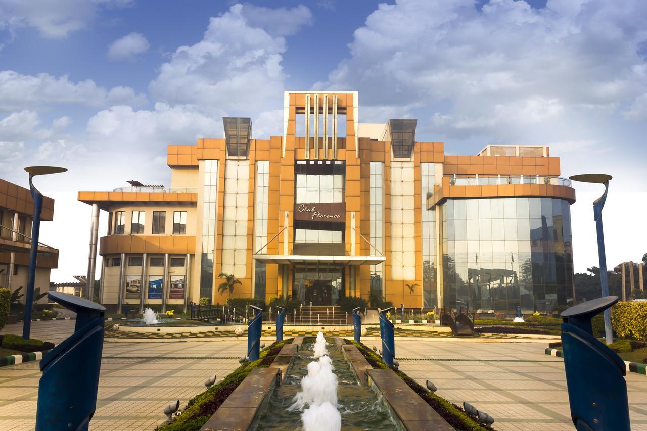 Club Florence Gurgaon Exterior photo
